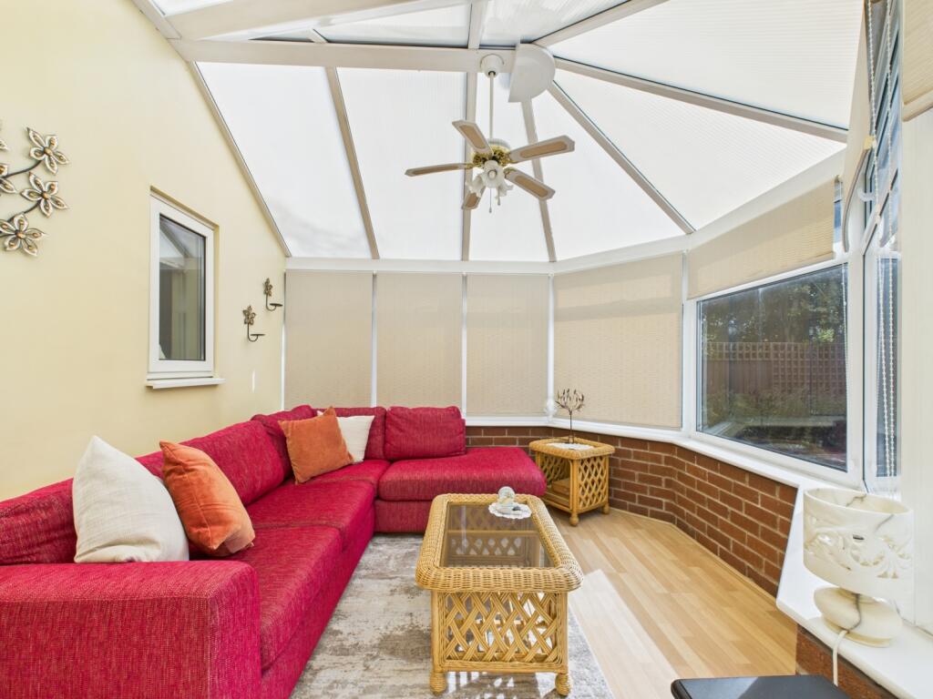 CAM02386G0-PR0145-STILL013