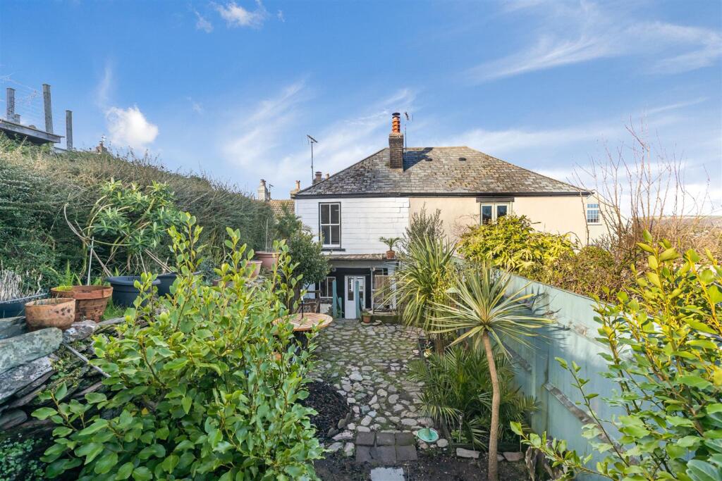 A07 - 37 Crowthers Hill Dartmouth - 250130.jpg