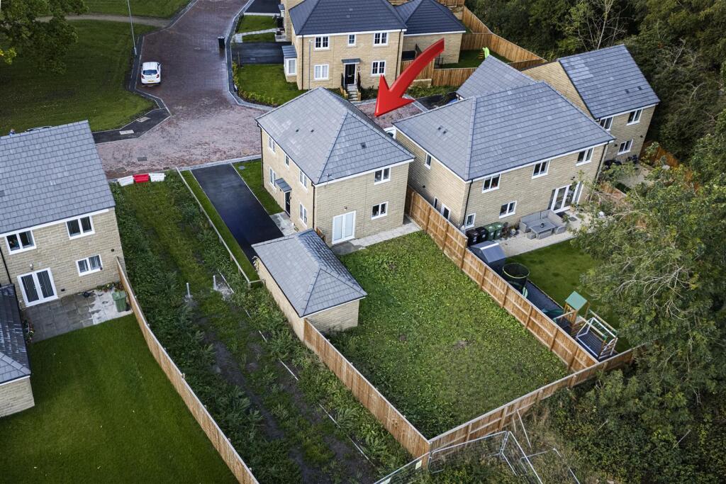 Bramleys Estate Agents - Holly Way - Honley (1).jp