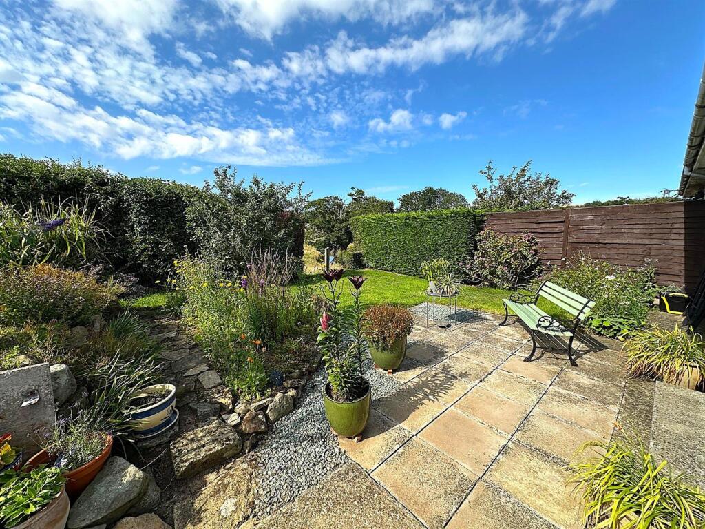 garden patio.jpg
