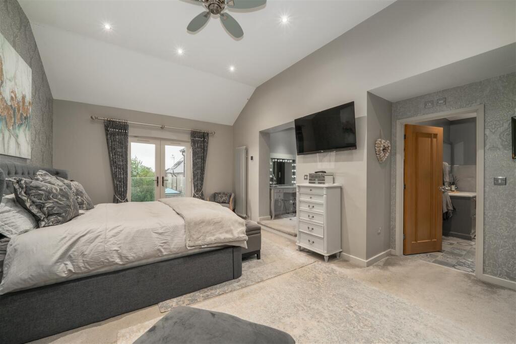 Bedroom1-6.jpg