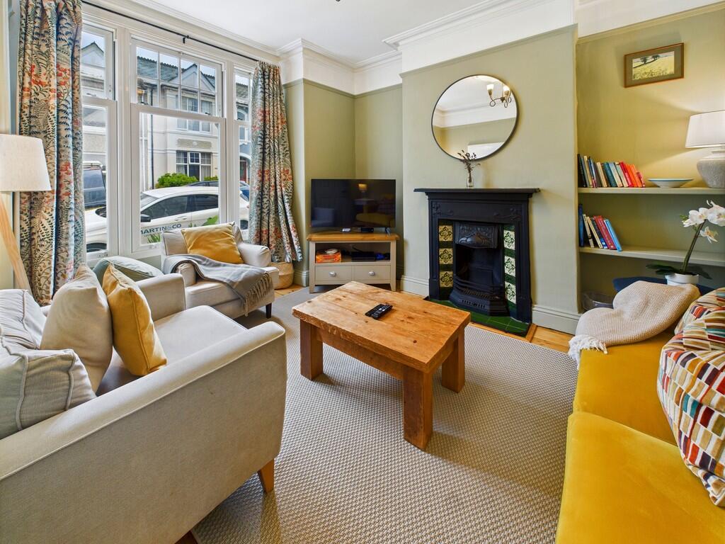 CAM02089G0-PR0495...