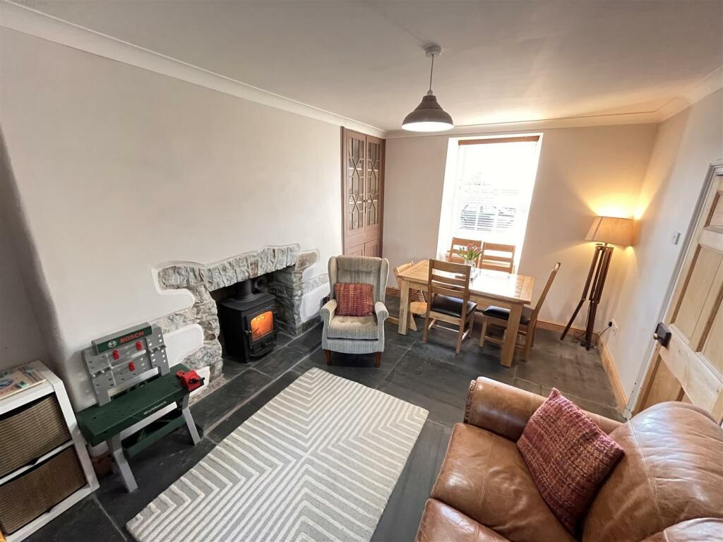 sitting room main.JPG