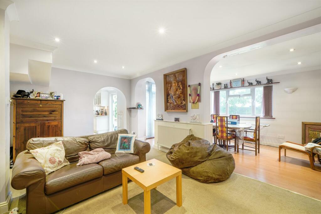 15 Langham Gardens - 0gw1d7rJV4sjUBiUHiyU.jpg