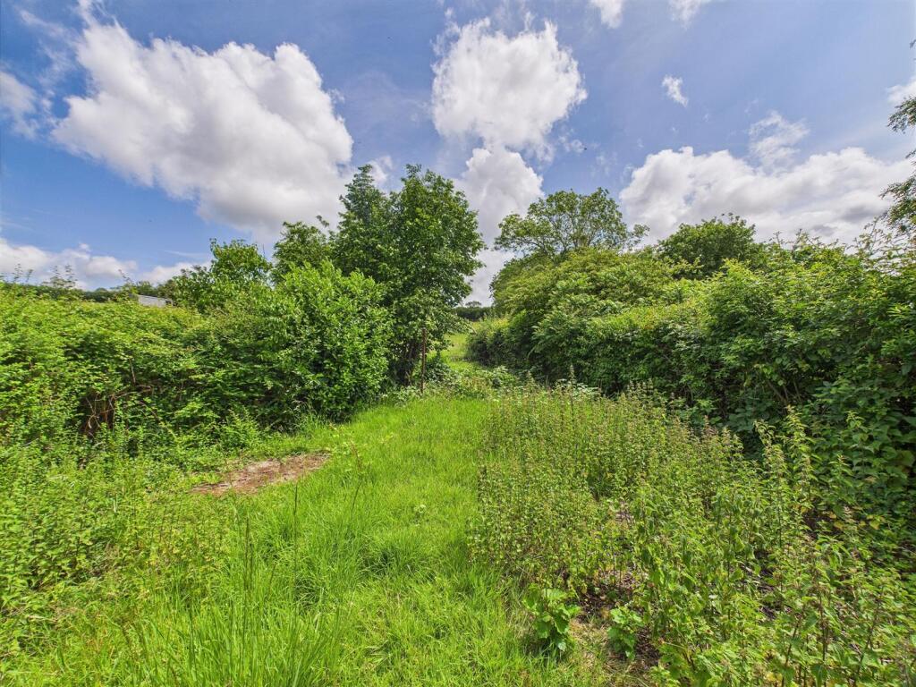 11 - Semi-detached House for Auction, Butcombe.jpg