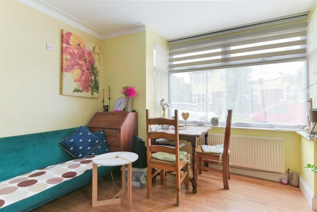 Ravensbury Avenue