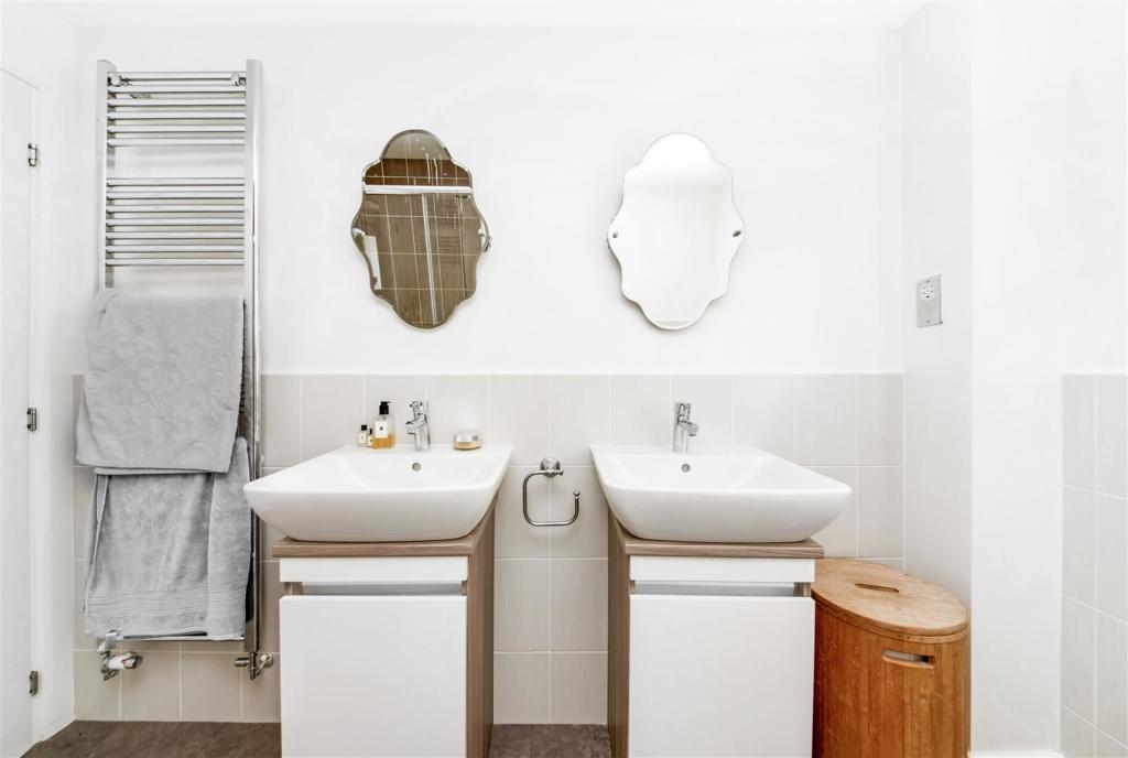 EN-SUITE SHOWER ROOM TO BEDROOM ONE