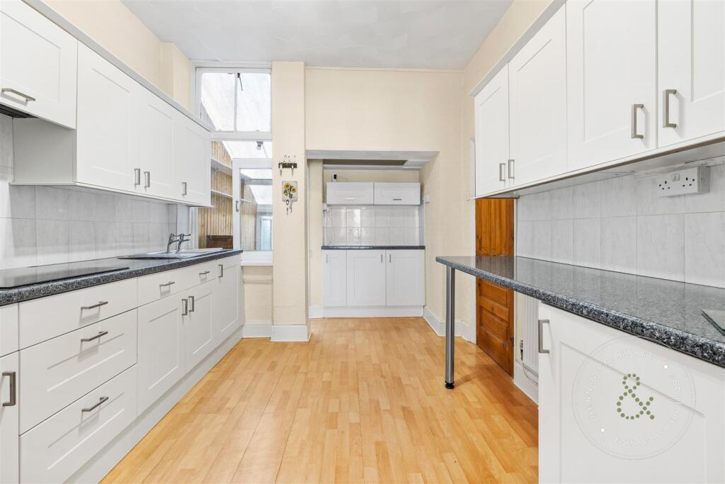 Roath Court Place, Hern Crabtree (13).jpg