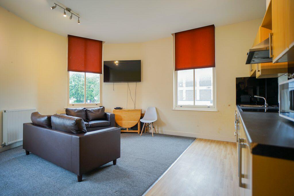 Flat_2_498_Glossop_Road