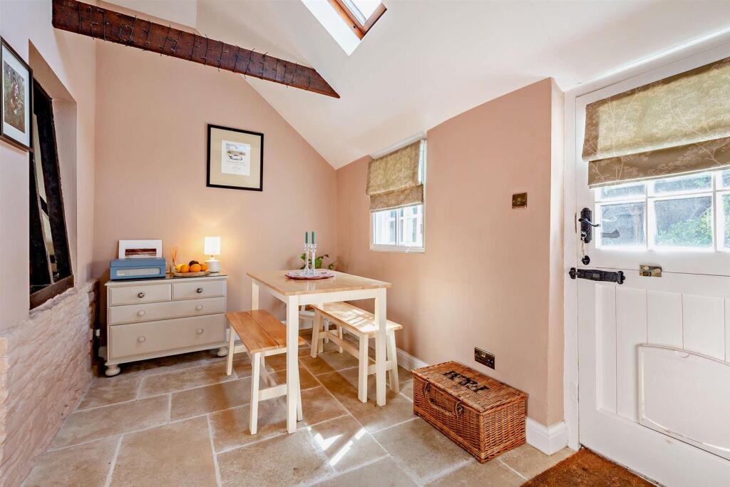 8647083-interior23-800.jpg