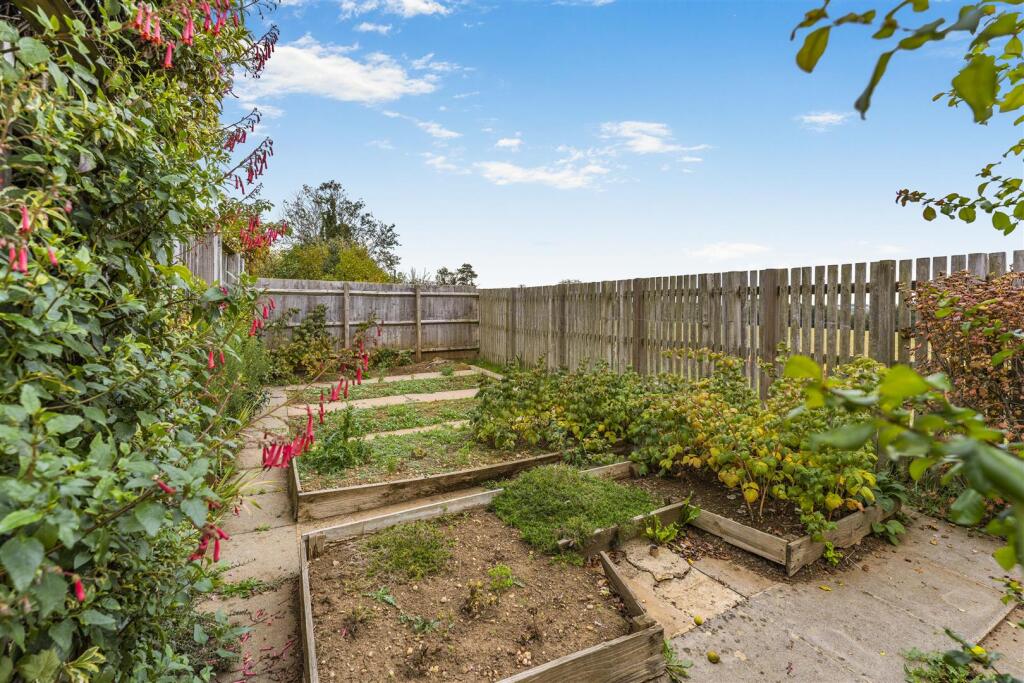 11 Holland Rise, Kings Sutton-16.jpg