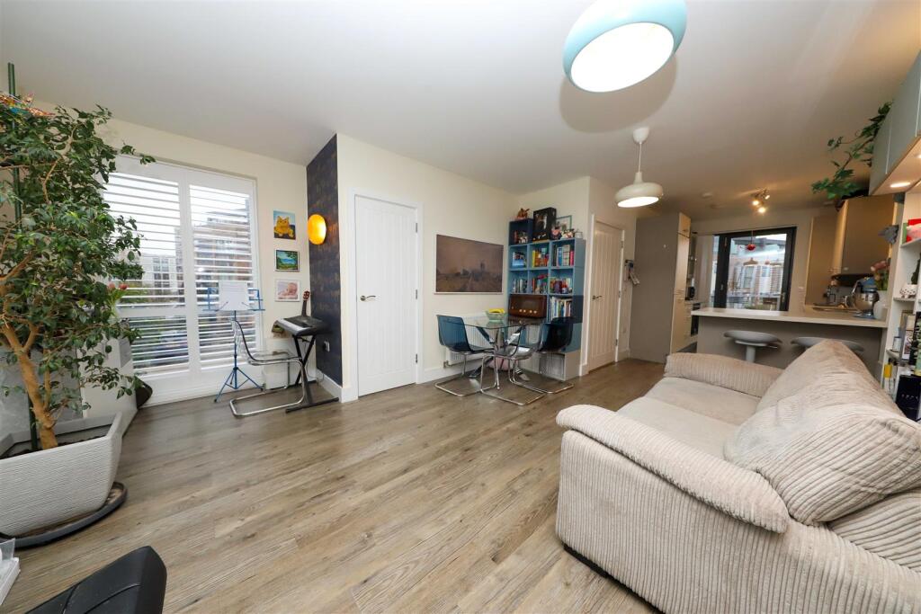 88 Churchill Road (14) copy.jpg