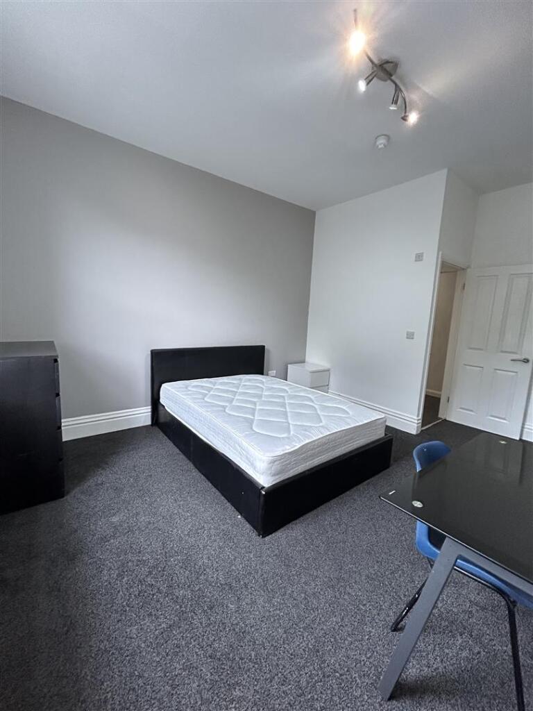 Room 1, Flat 2