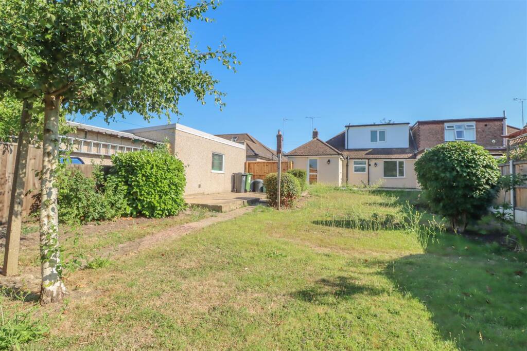 10 BERENS CLOSE OUTSIDE-3.jpg