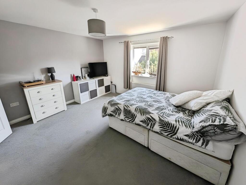 10534801-BED 202 20A.jpg