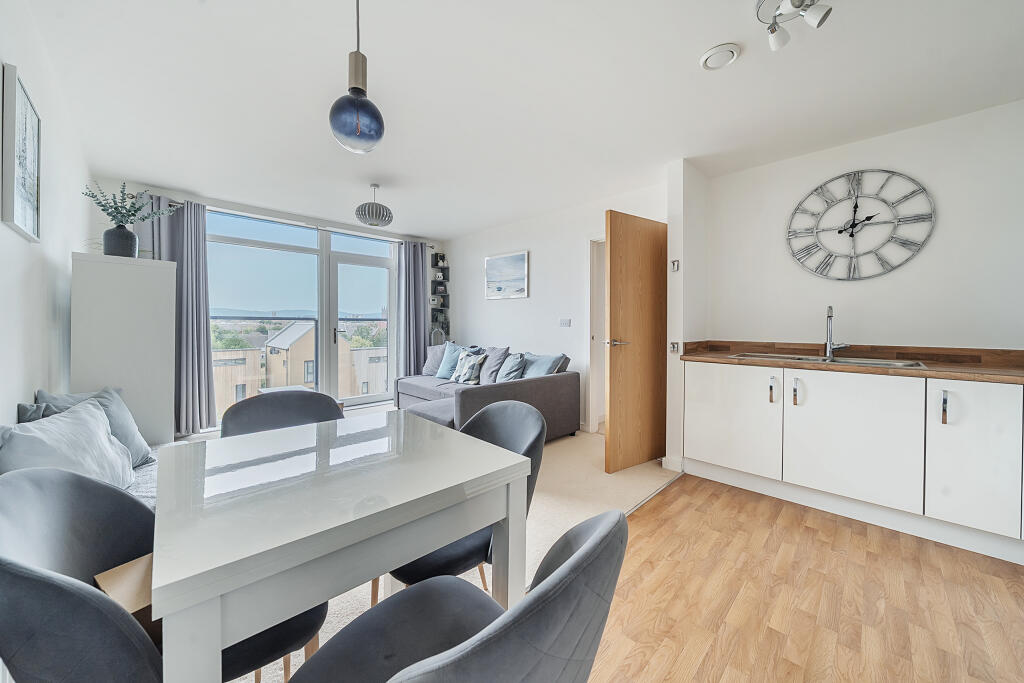 Open Plan Living Room / Kitchen