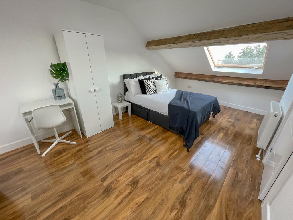 Flat 8, 163A Kensing
