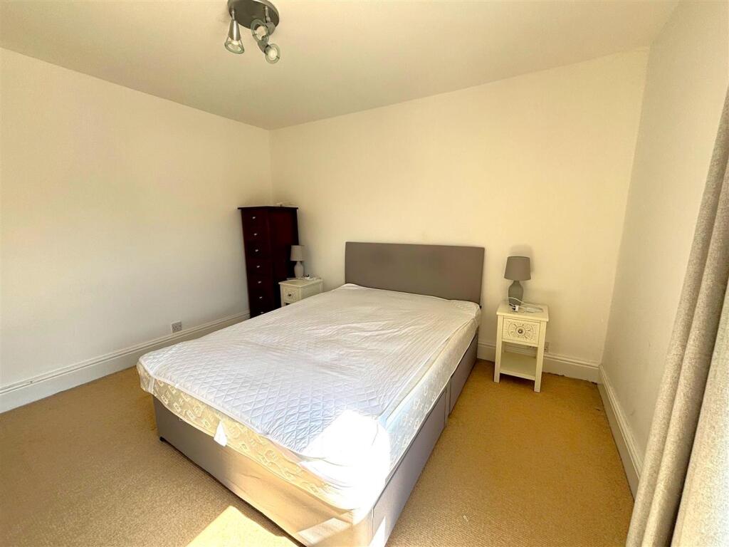 bed 1