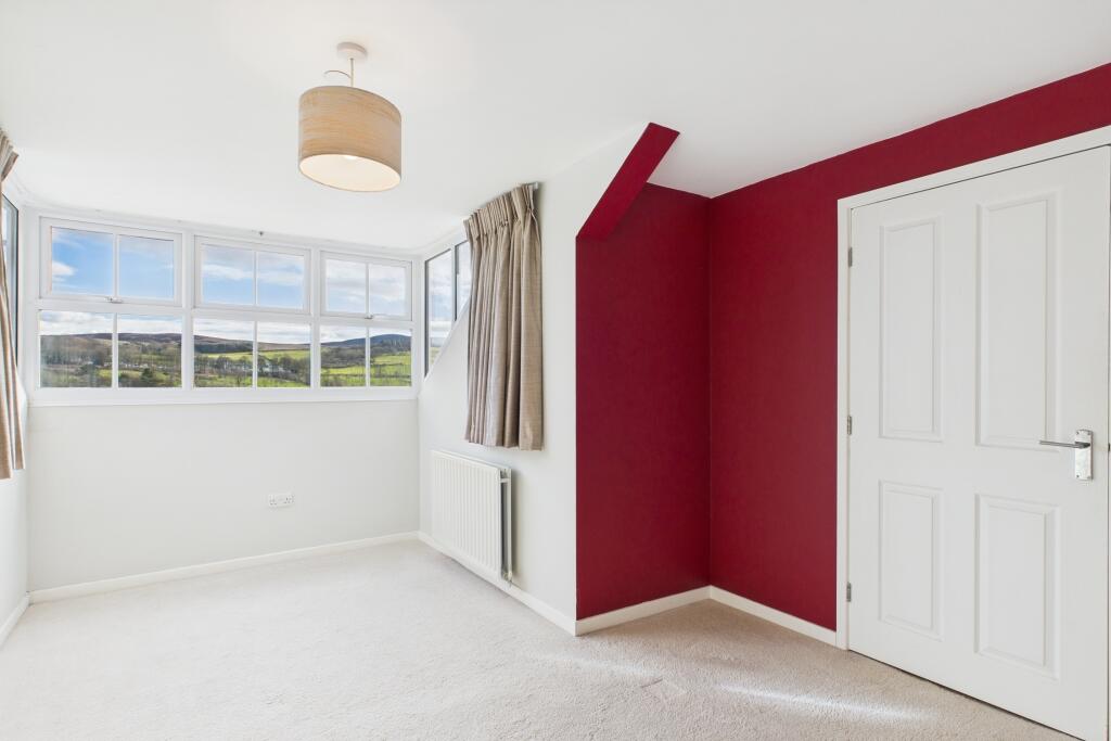 CAM04201G0-PR0056-STILL017