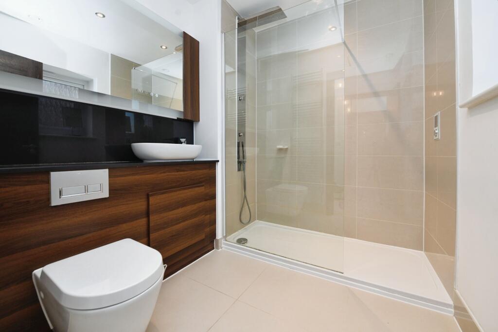 Ensuite