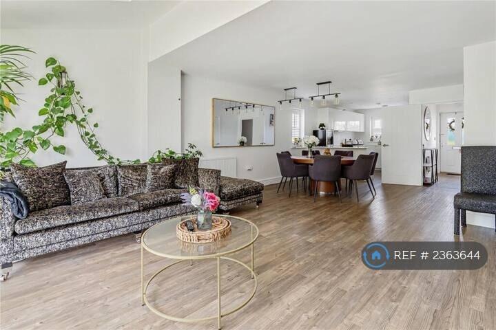 Living/Dinning Room