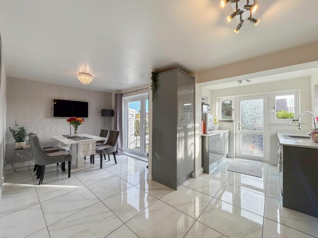 Kitchen/Dinning Room