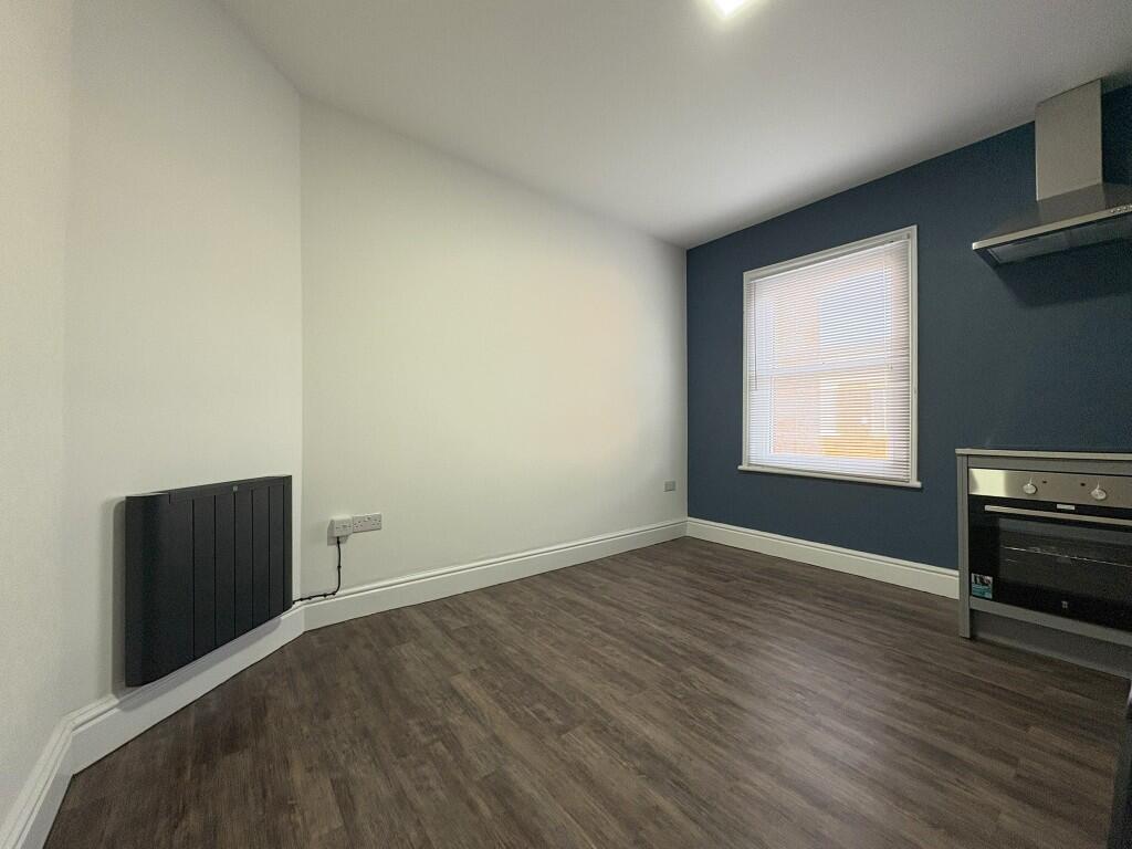 LIVING ROOM KITCHEN