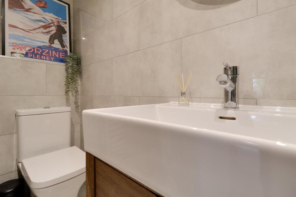 Bedroom One ES (4).jpg