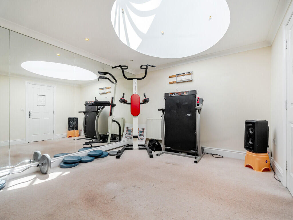 1334740-11-6895fb...