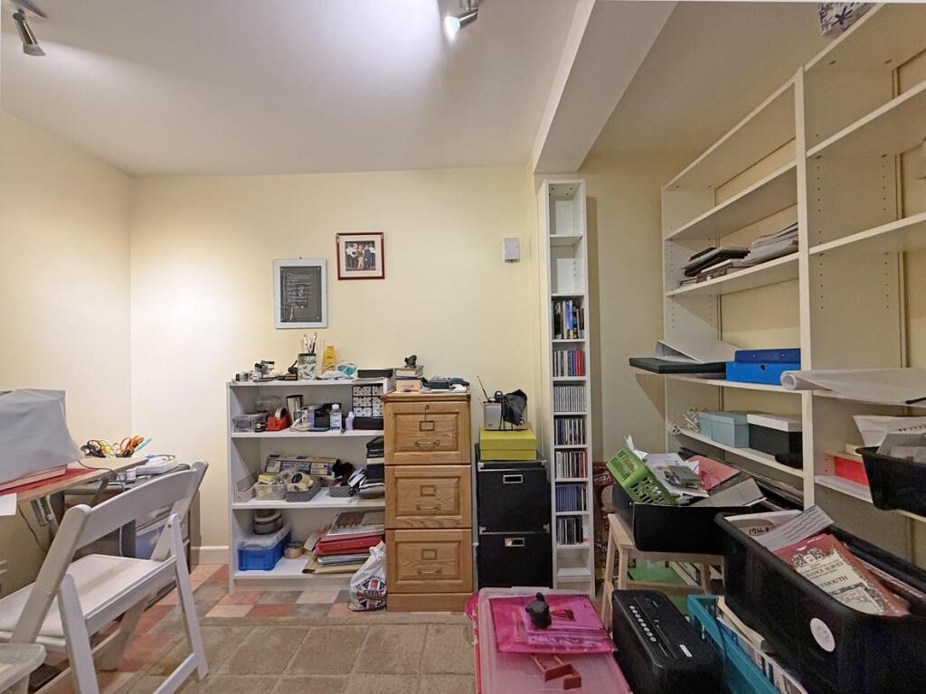 Dunraven Drive 81 - Office Workspace.jpg