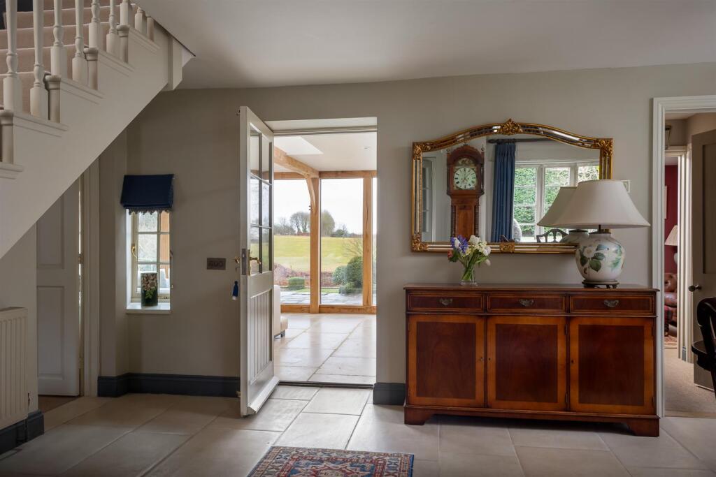 37 - Malt Cottage - GL7 5RY - Web.jpg