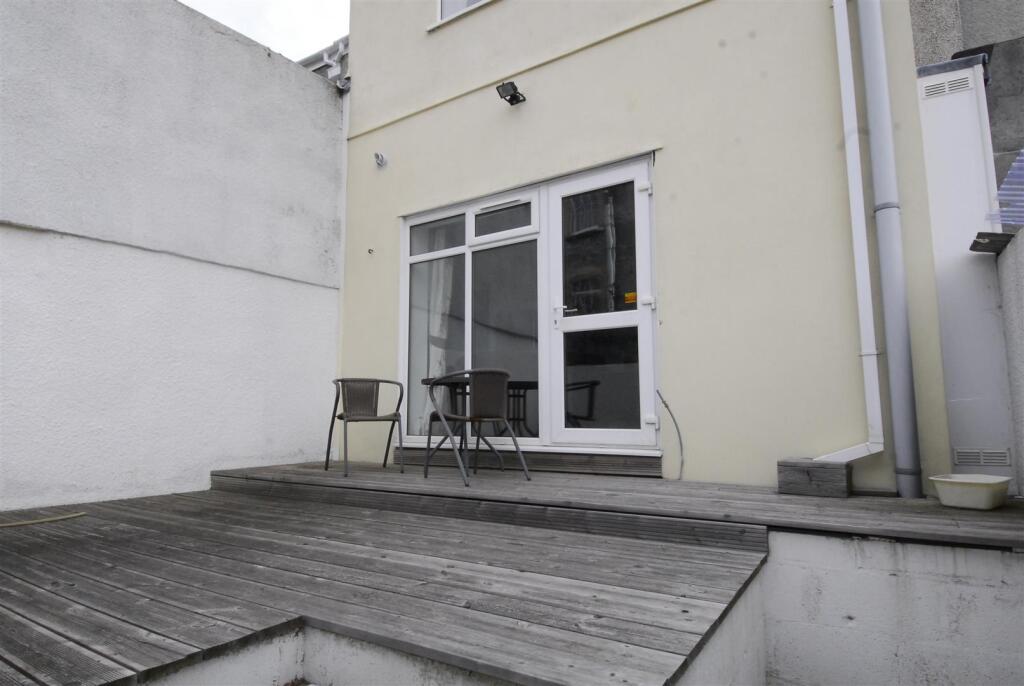 2GuildfordPlace010.JPG