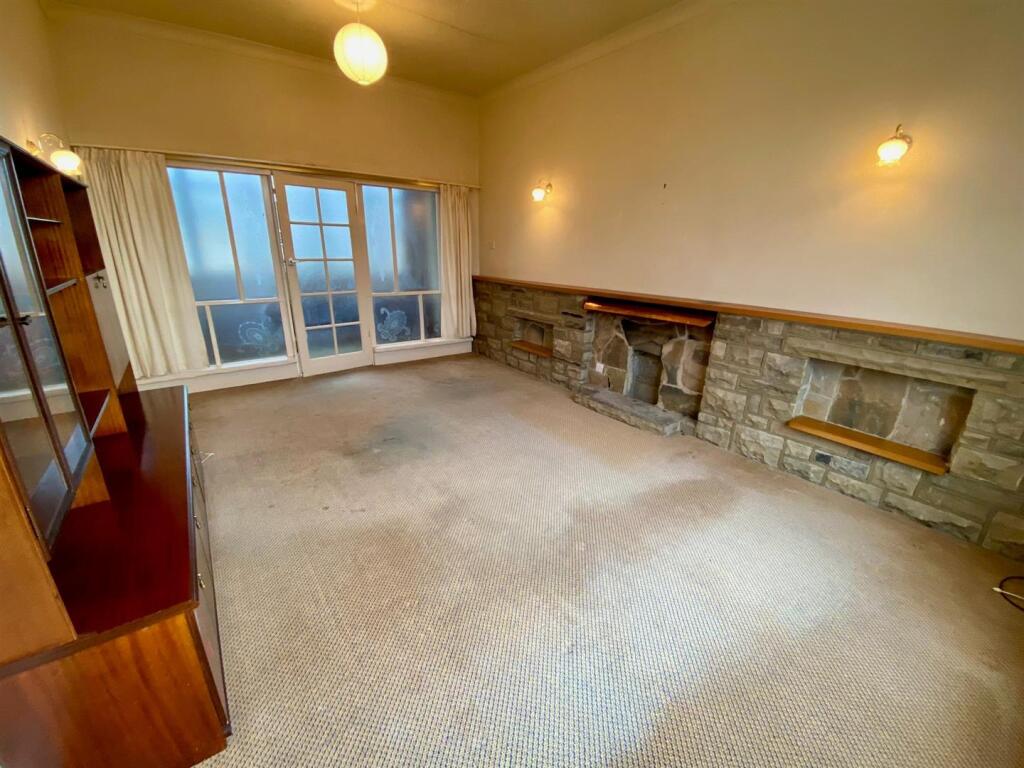 lounge first floor 1.jpg