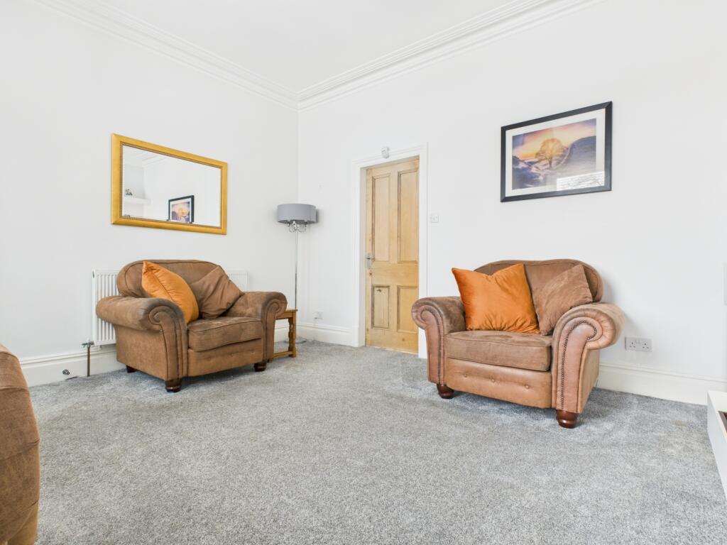 CAM03729G0-PR0165-STILL016