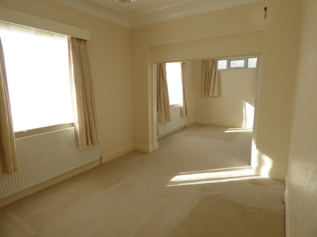 811 brad rd bed 2.JP