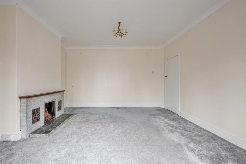 Wordsworth Avenue, E18