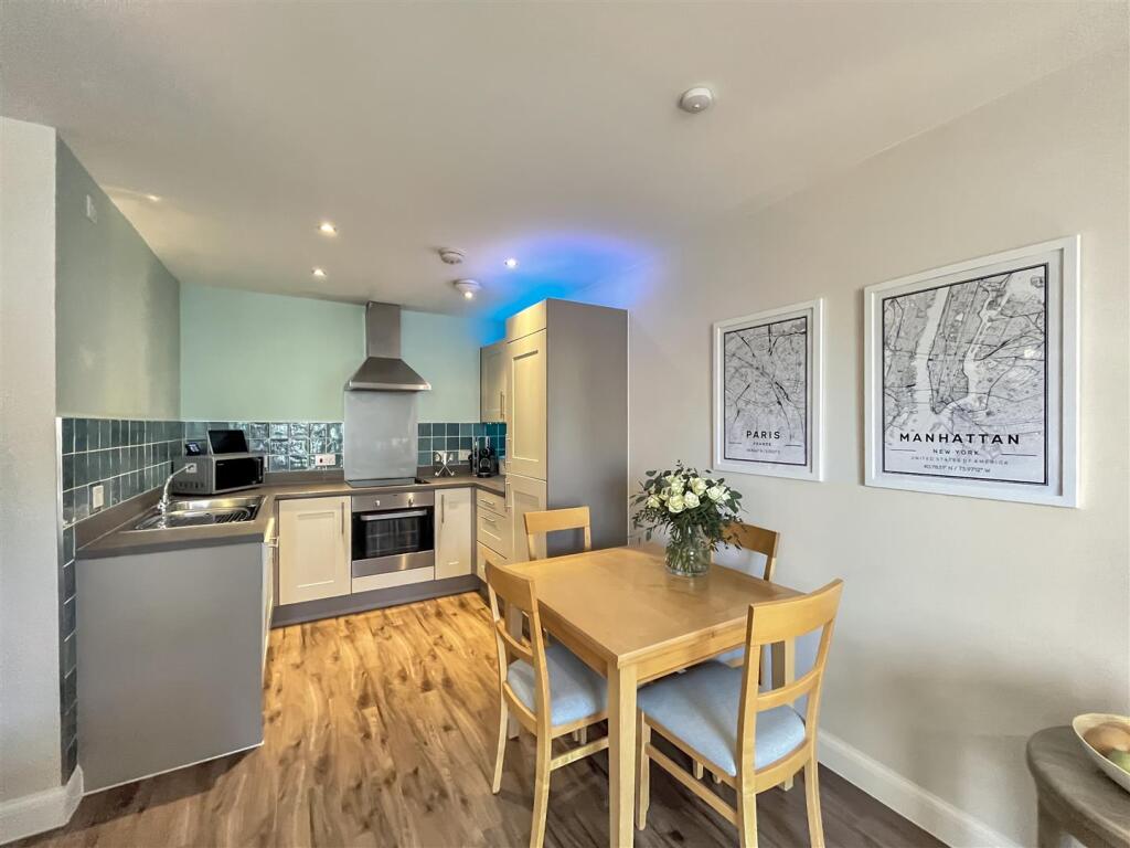 Lounge/Diner/Kitchen