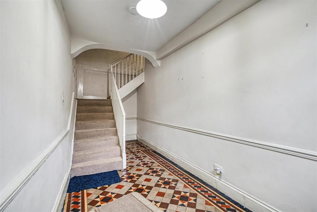 Private Entrance Hall