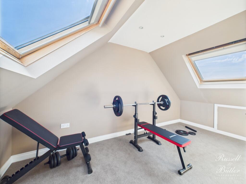 CAM02127G0-PR0300-STILL045