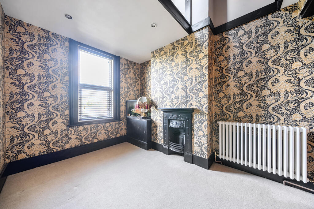 1353704-6-68c7ddb...