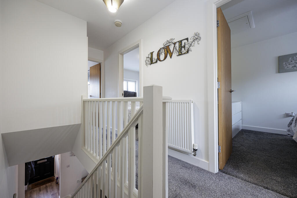 12 Franklyn drive-46