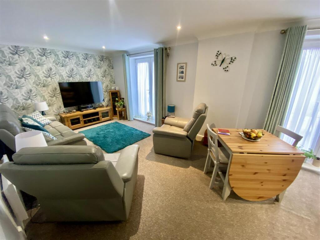 Bramleys Estate Agents - Huddersfield Road - Mirfi