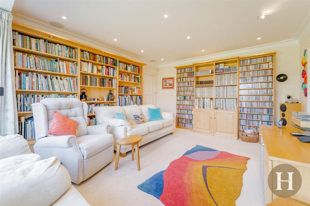 Hadleigh Estate Agents-41.jpg