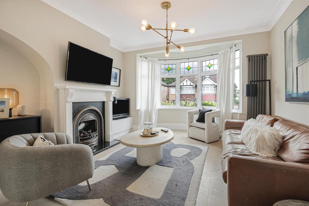 LOUNGE AREA
