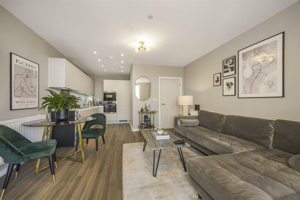 9)  Braithwaite House, Troubridge square -010.JPG