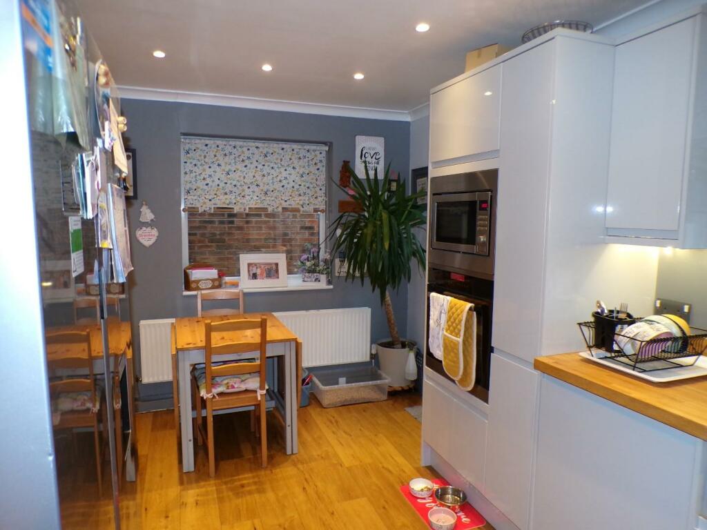WentworthCourt2kit3.JPG