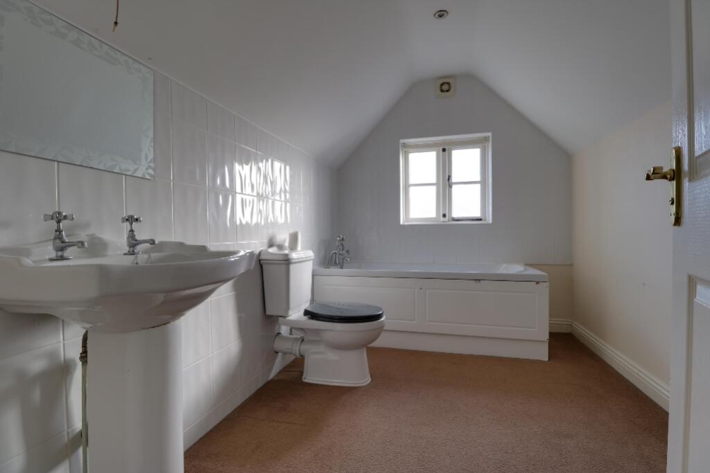 2nd Floor Bathroom