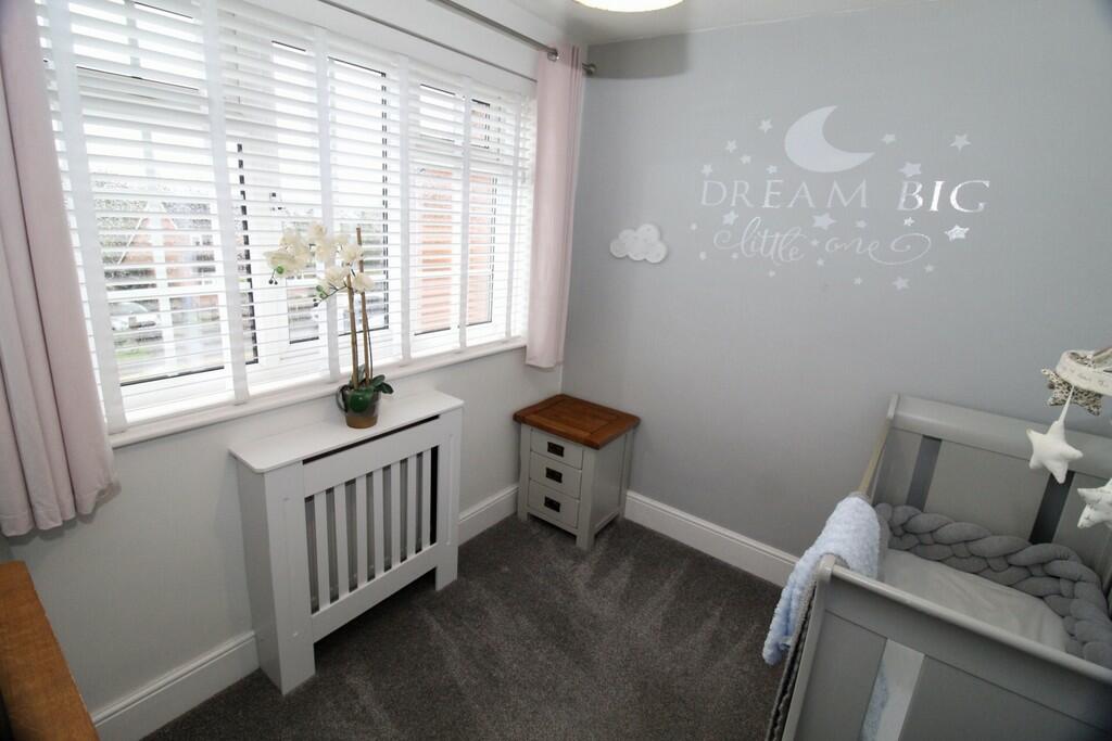 405E33F1-FF0A-419...