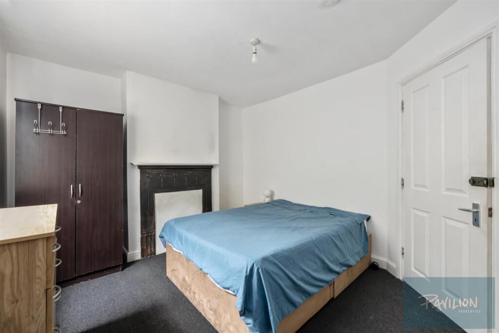 Room 1 a.JPG