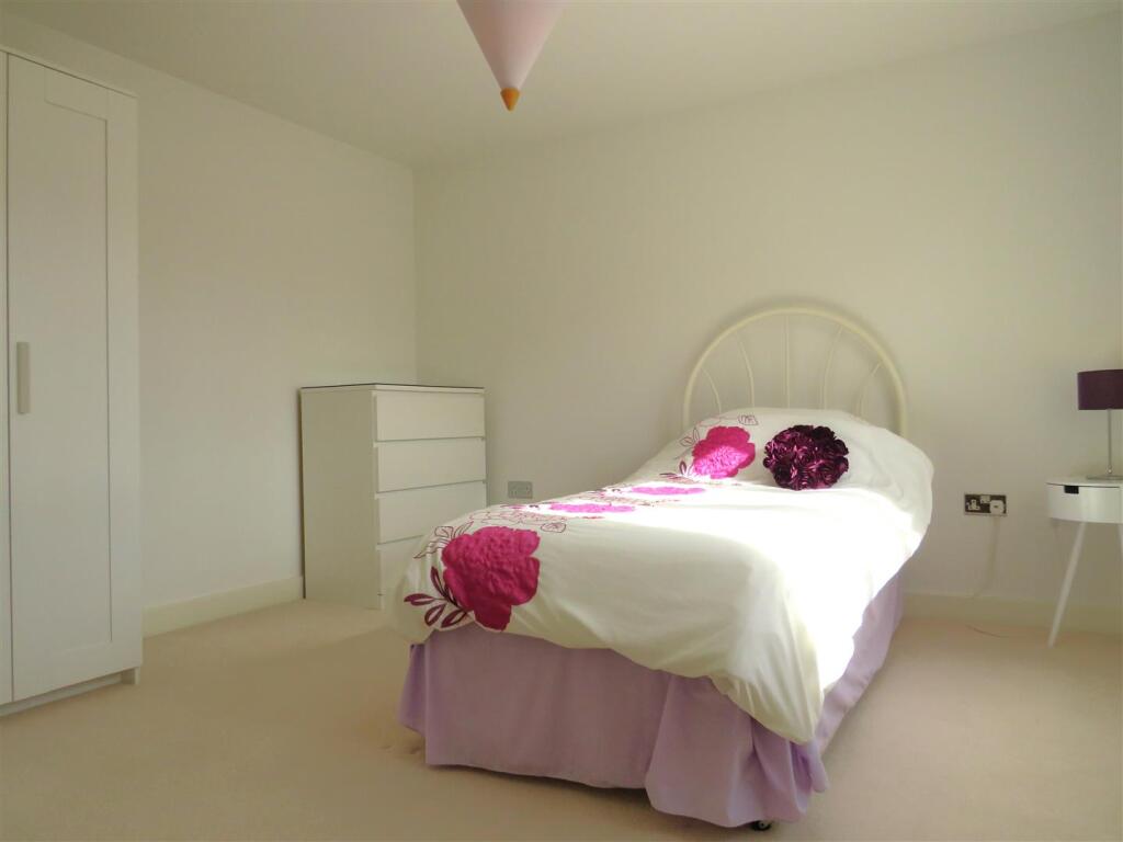 Bedroom 3.JPG